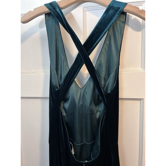 REVELRY Asher Velvet Classic Emerald Cross Open Back Slit Maxi Dress Gown 10 - Picture 7 of 12